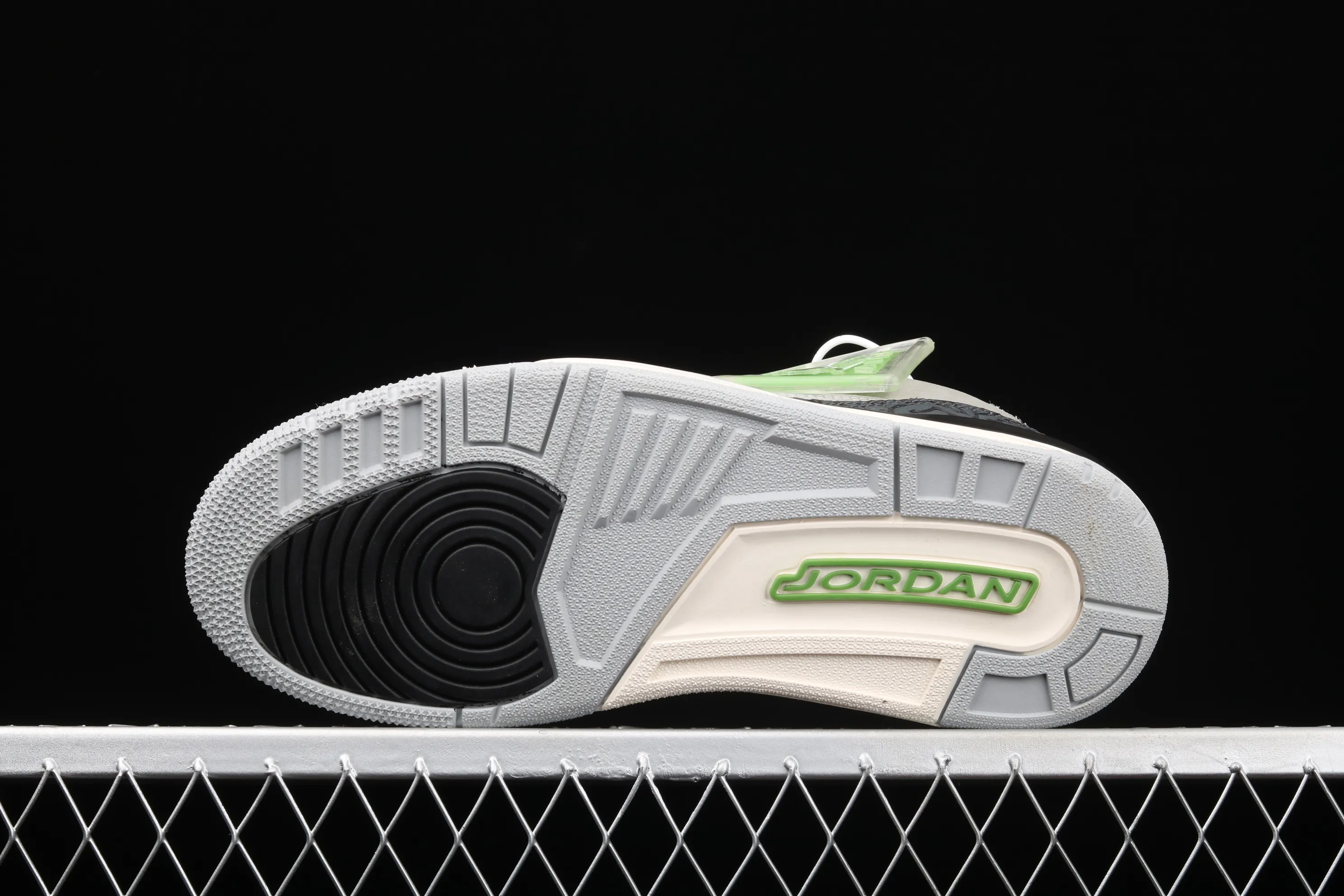 All categories Air Jordan Jordan series basketball shoes Air Jordan 3 Air Jordan 3 Retro "Chlorophyll" AJ3 Joe 3 Chlorophyll Gray Green Manuscript 136064-006